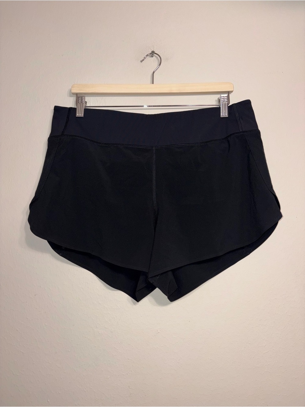 Athleta Women Run With It 3” Black Athletic Running Shorts Size L